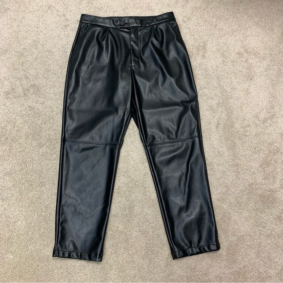 Halston black Faux Leather Retro Style High Waisted Pleated Trouser Pants Sz M - Picture 2 of 13